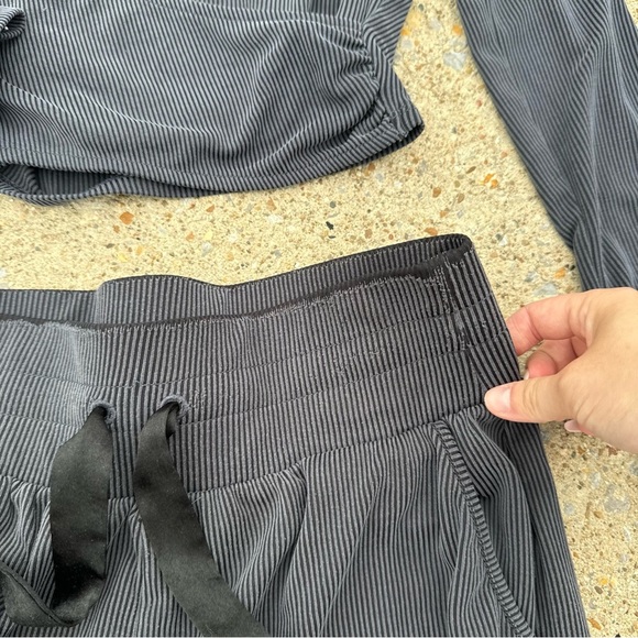 VICTORIA SECRET Black Long Sleeve Crop Top and Jogger lounge Set small - Picture 6 of 9